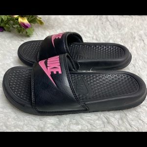 Nike sandal size 5